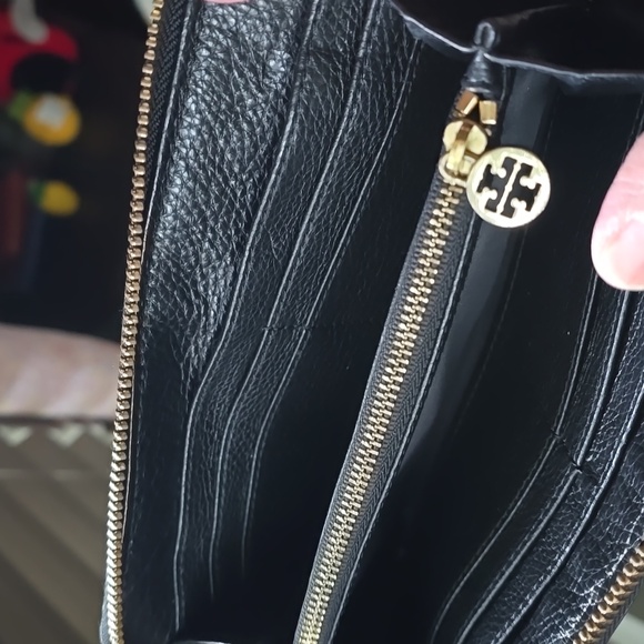 Tory Burch Black Leather Zip Wallet - Picture 13 of 14